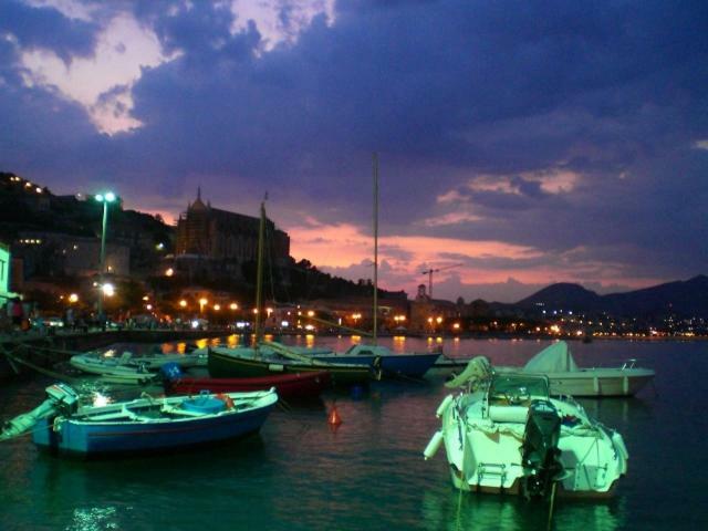 Galu Guest House Gaeta Exterior foto